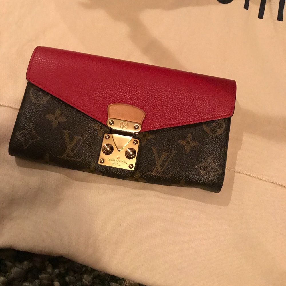 Louis Wallet with red